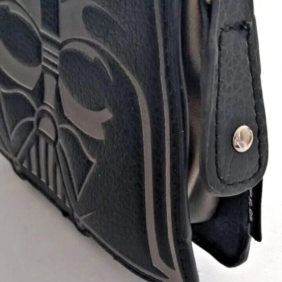 Loungefly Disney Star Wars Darth Vader Coin Case Wallet Black Silver-Collectible - Picture 3 of 5